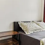 Empire Blvd Guest House