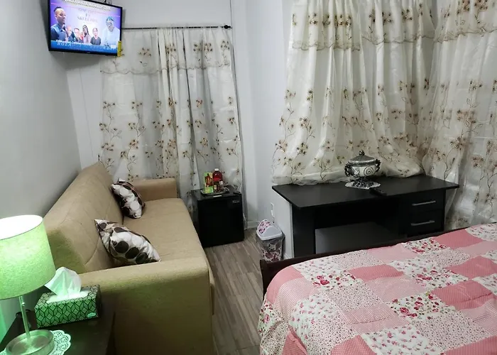 Home Away Holiday Suite