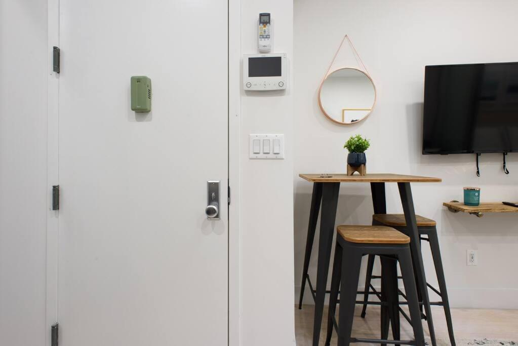 78-4b New Quality 1br W&d In Unit Skylights Apartment
