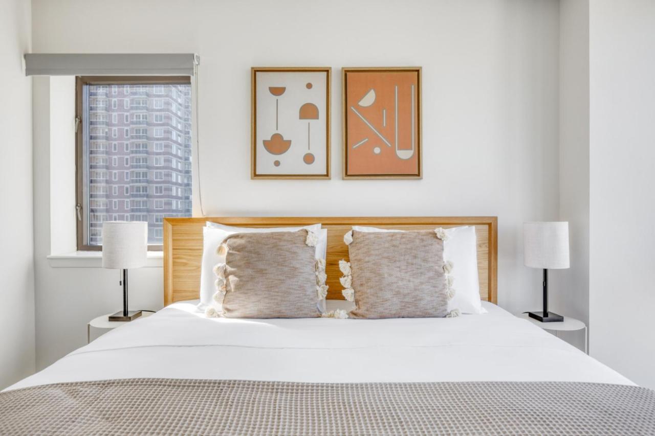 Apartment Midtown W 2br W Gym Wd Nr Times Sq Nyc-898