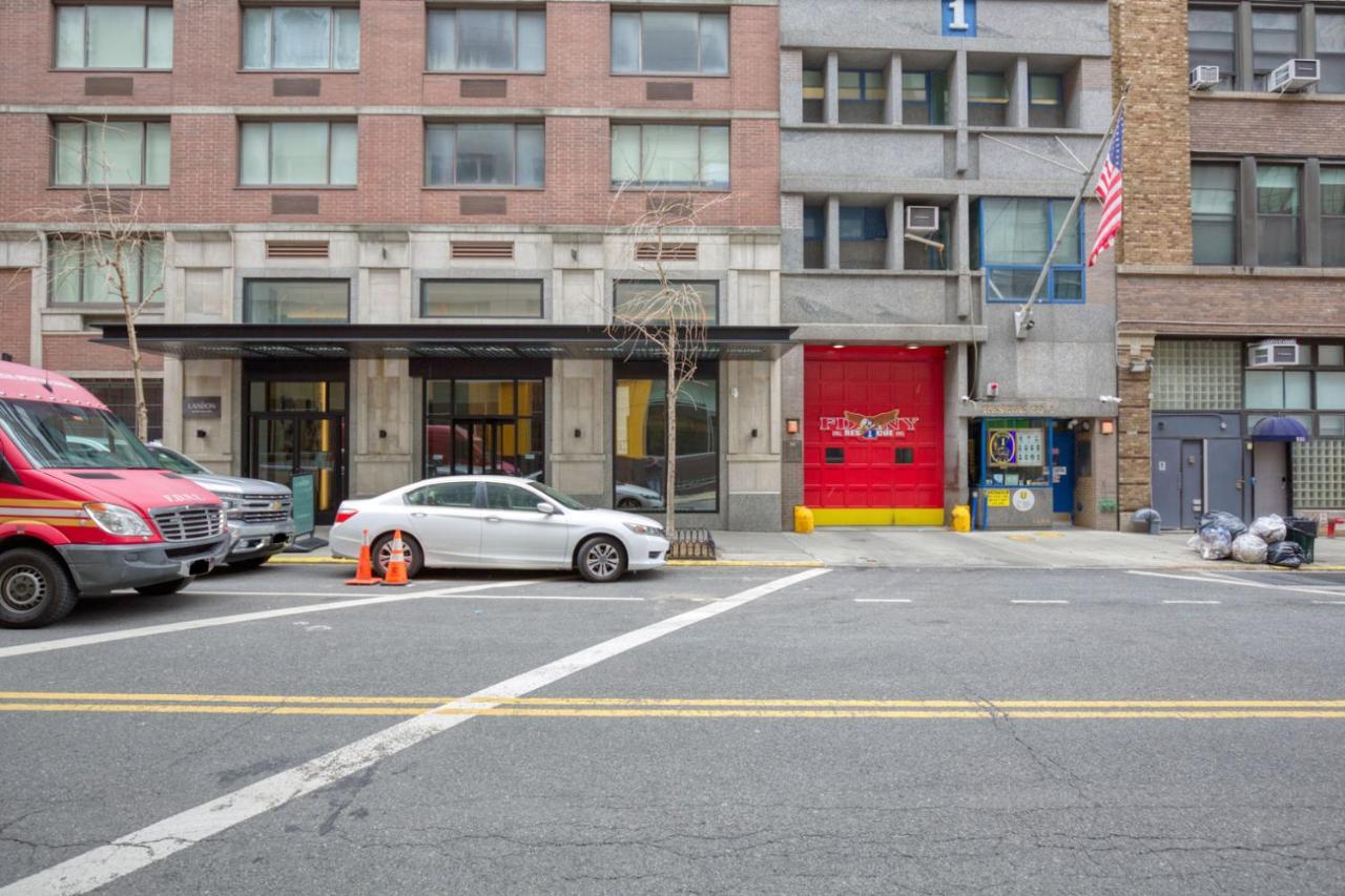 Apartment Midtown W 2br W Gym Wd Nr Times Sq Nyc-898