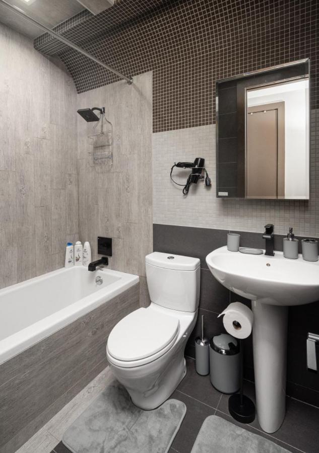 Modern Luxury 3bd And 2ba In The Heart Of East Village New York