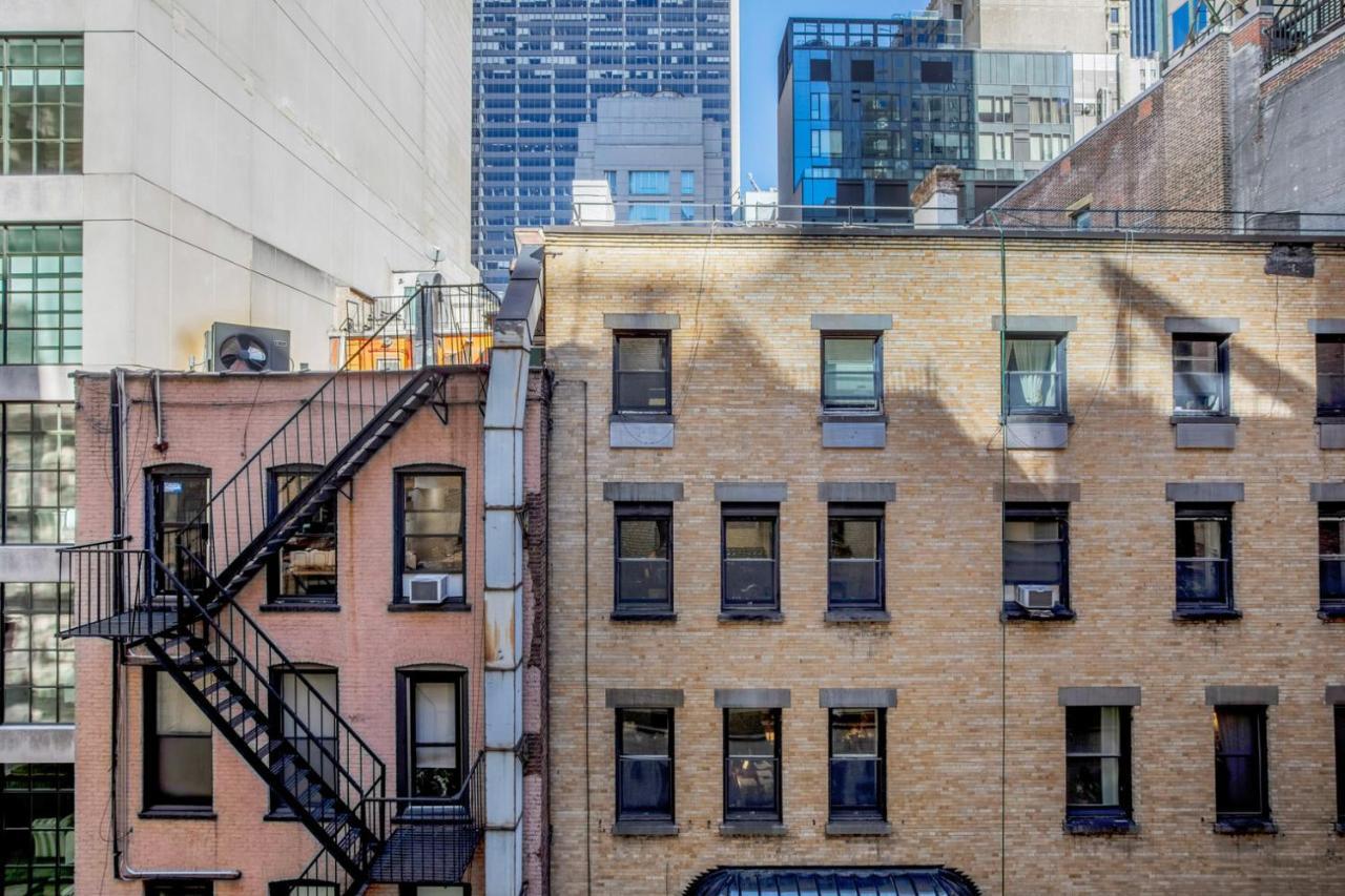 Midtown 2br W Elevator Wd Nr Park Nyc-1248 New York