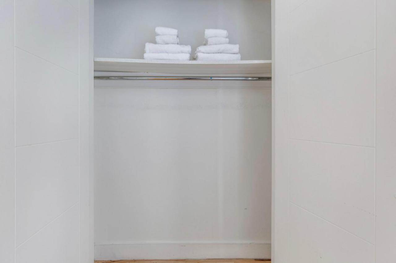 Midtown 2br W Elevator Wd Nr Park Nyc-1248 New York