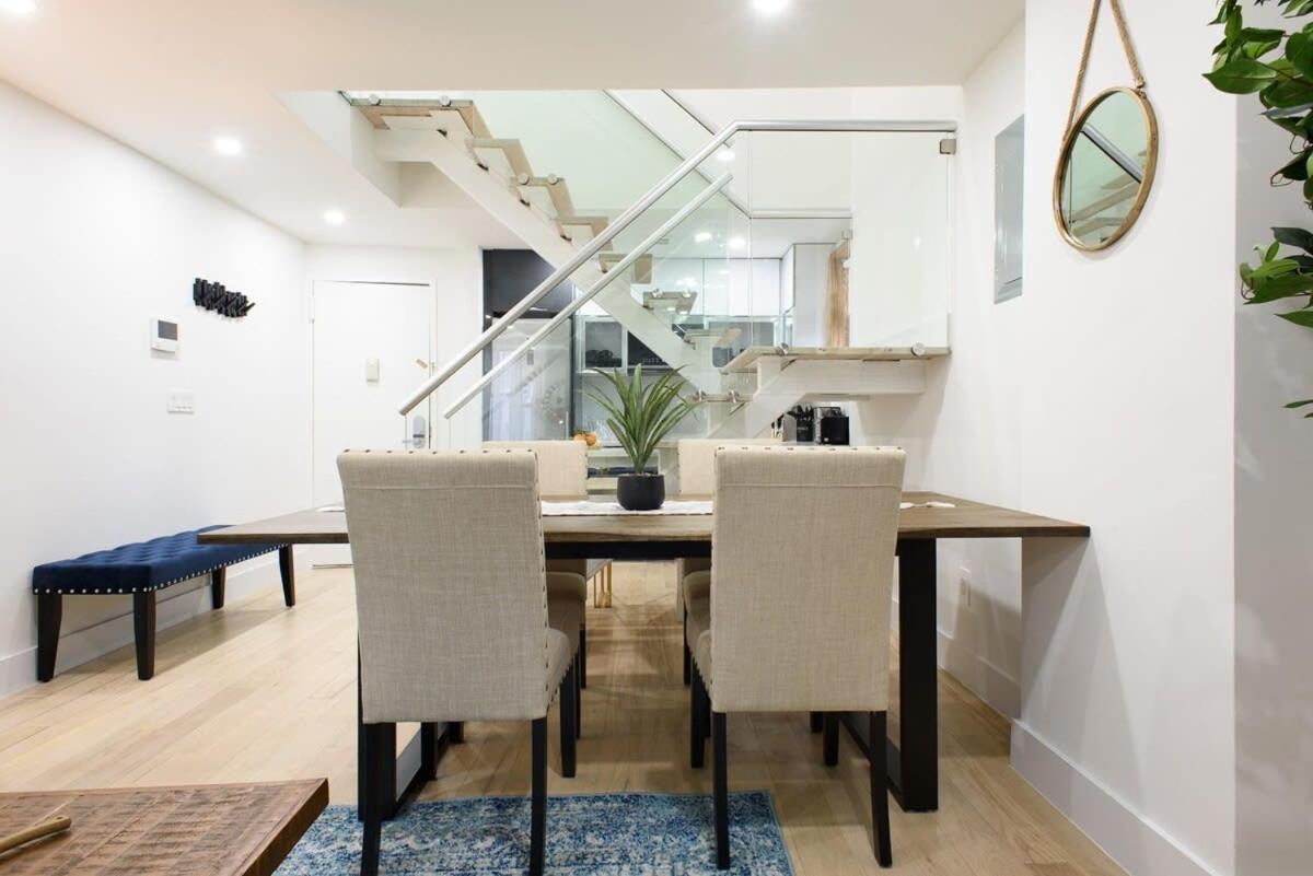 Apartment 75-5a Luxury 3br Duplex W D In Unit Elevator *