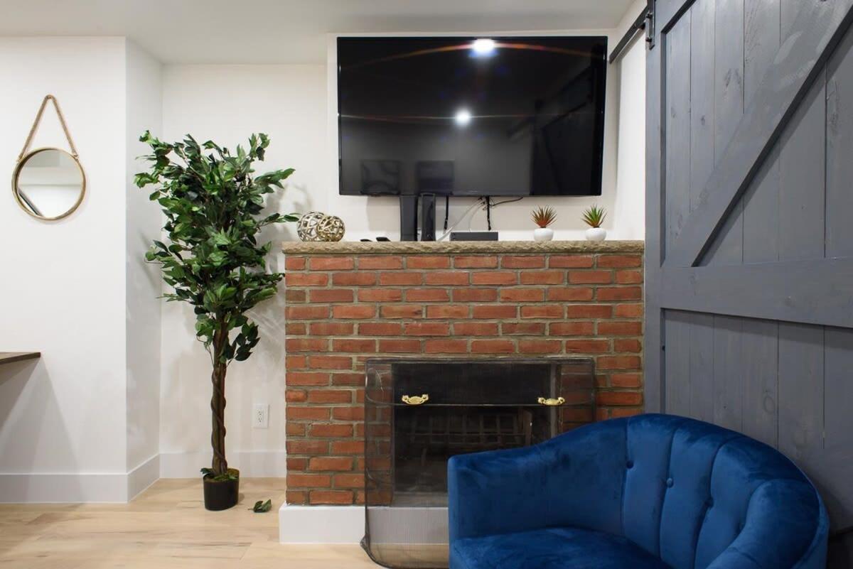 Apartment 75-5a Luxury 3br Duplex W D In Unit Elevator *