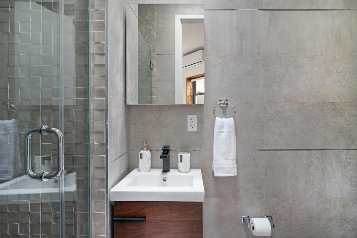 Apartment 48-5rw 1br In Midtown West W D *