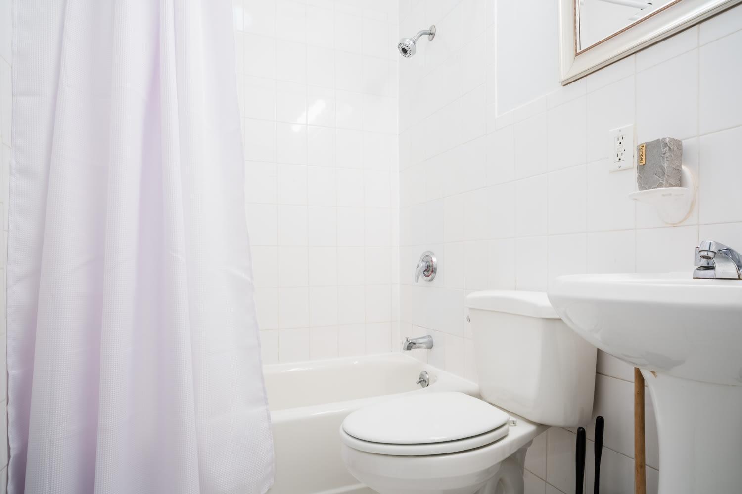 Apartment 1435-4 I 3 Bedrooms 2bath W D Prime Upper East