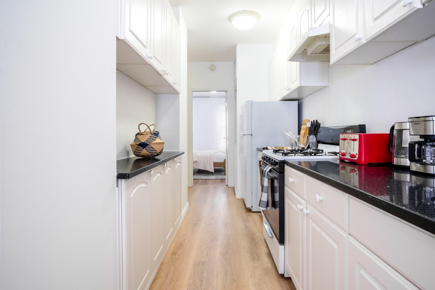 1435-4 I 3 Bedrooms 2bath W D Prime Upper East New York