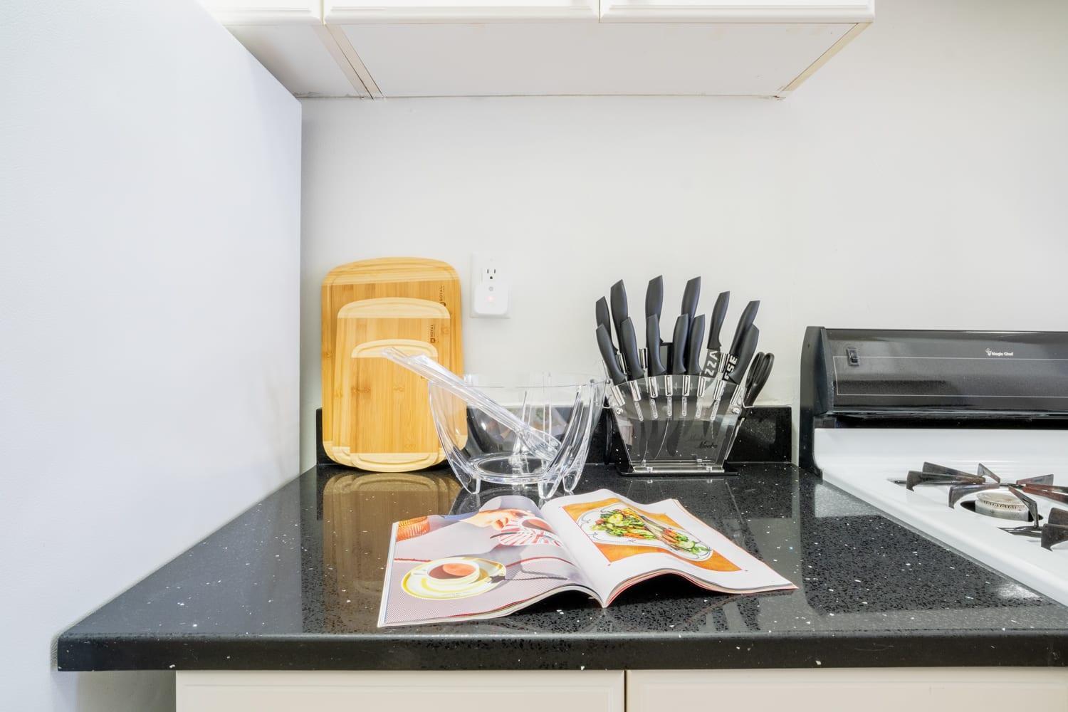 1435-4 I 3 Bedrooms 2bath W D Prime Upper East *