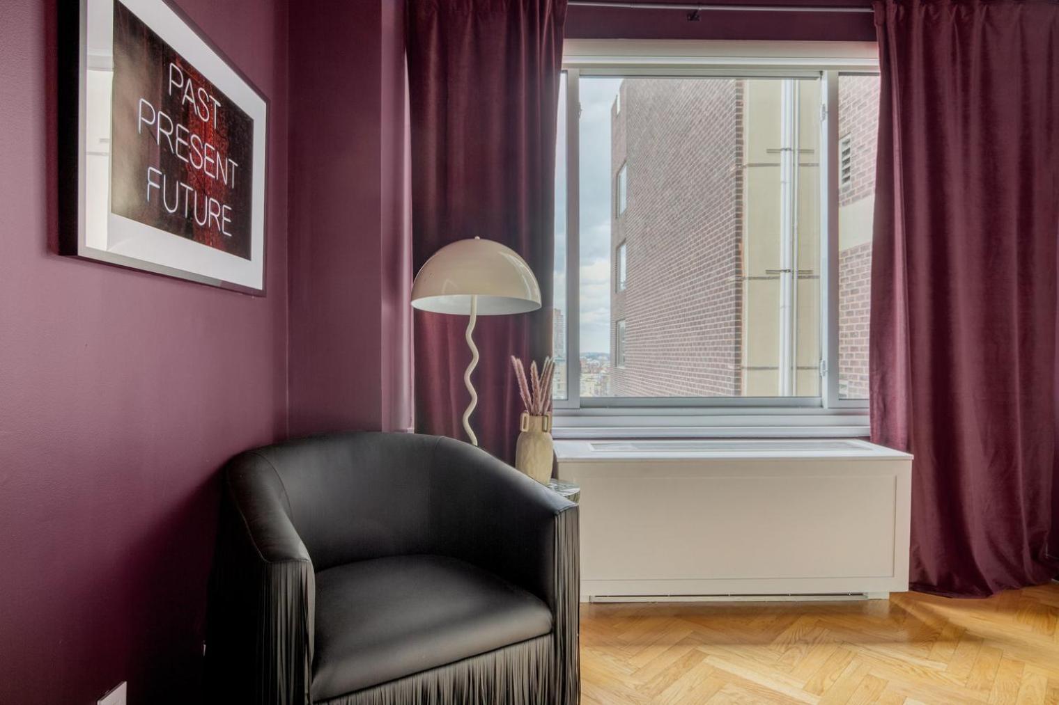 Apartment Ues 3br W Balcony Doorman Nr Park Nyc-1192