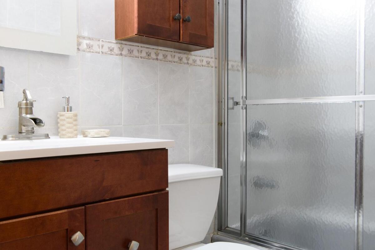 26-2b Gramercy Large 1br Wd In Unit Courtyard Apartment *