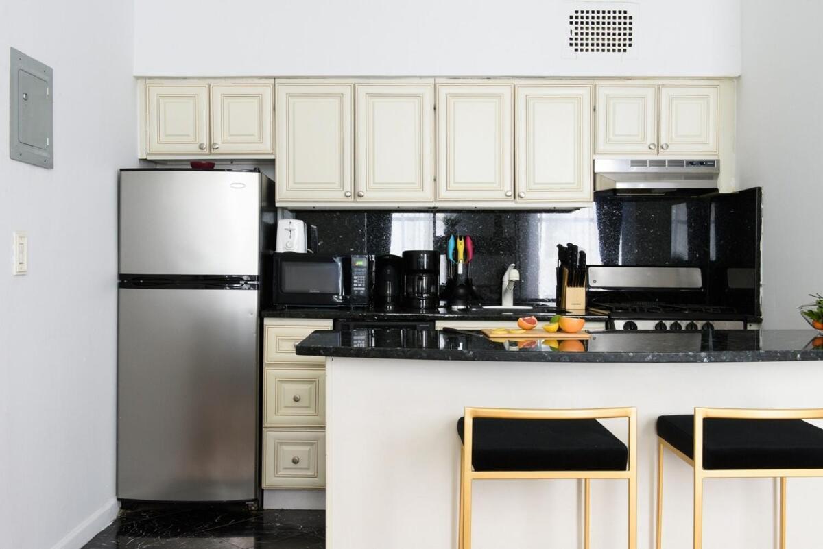 26-2b Gramercy Large 1br Wd In Unit Courtyard