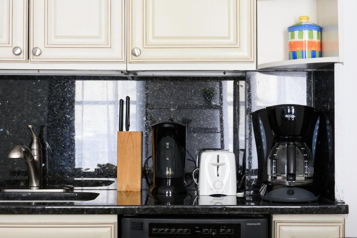 26-2b Gramercy Large 1br Wd In Unit Courtyard Apartment *