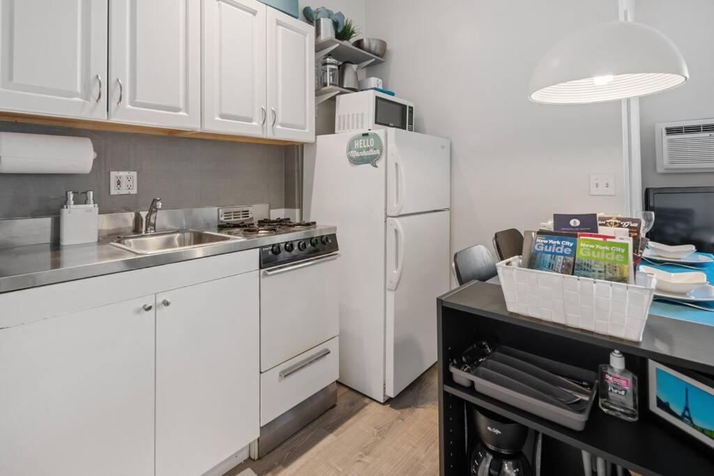 2br Great Location Short Walk To Times Square