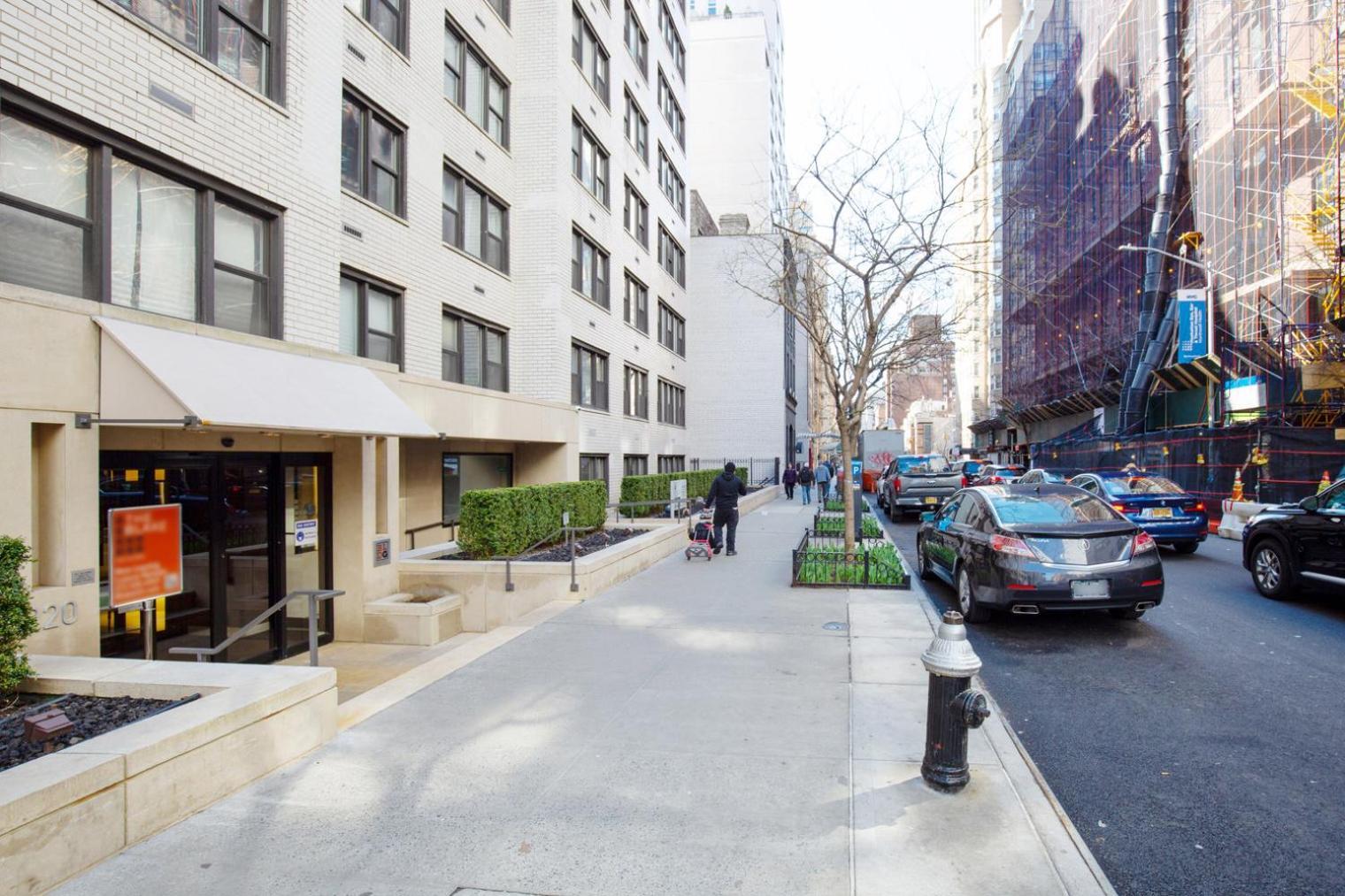 Ues 1br W Doorman Elevator Gym Nr Park Nyc-566 *