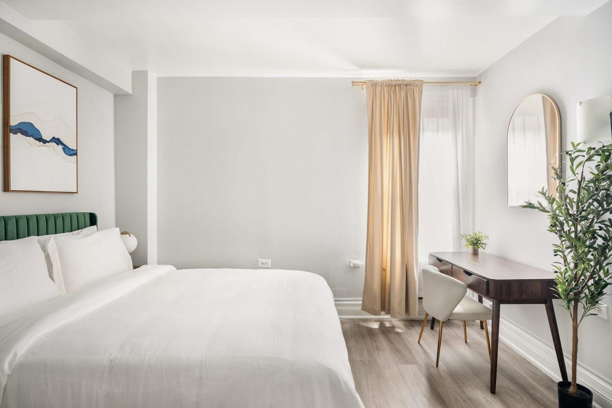 73-310 Newly Reno Uws Doorman Gym Laundry New York