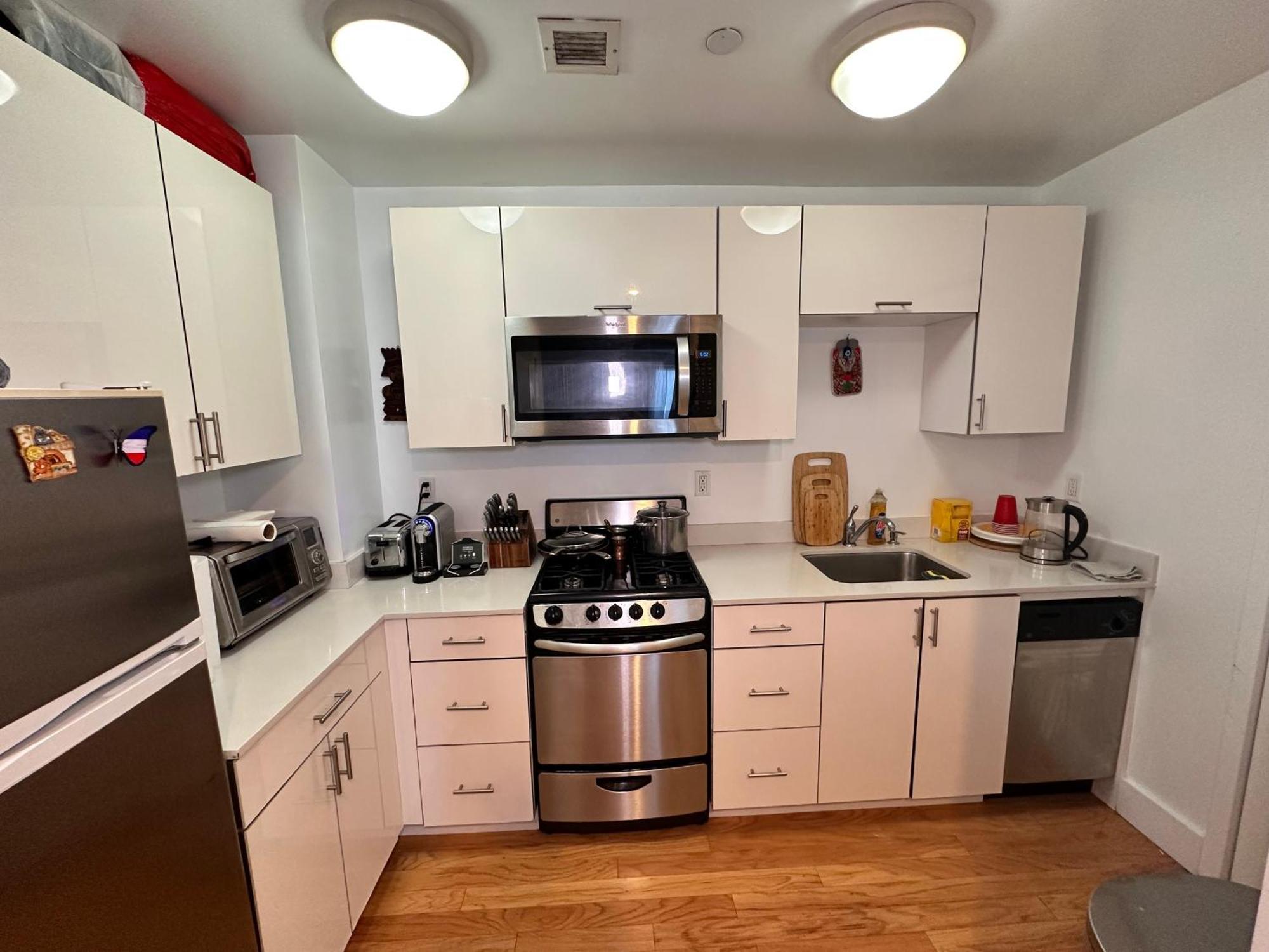 Modern Studio With Private Bathroom And Kitchen * New York