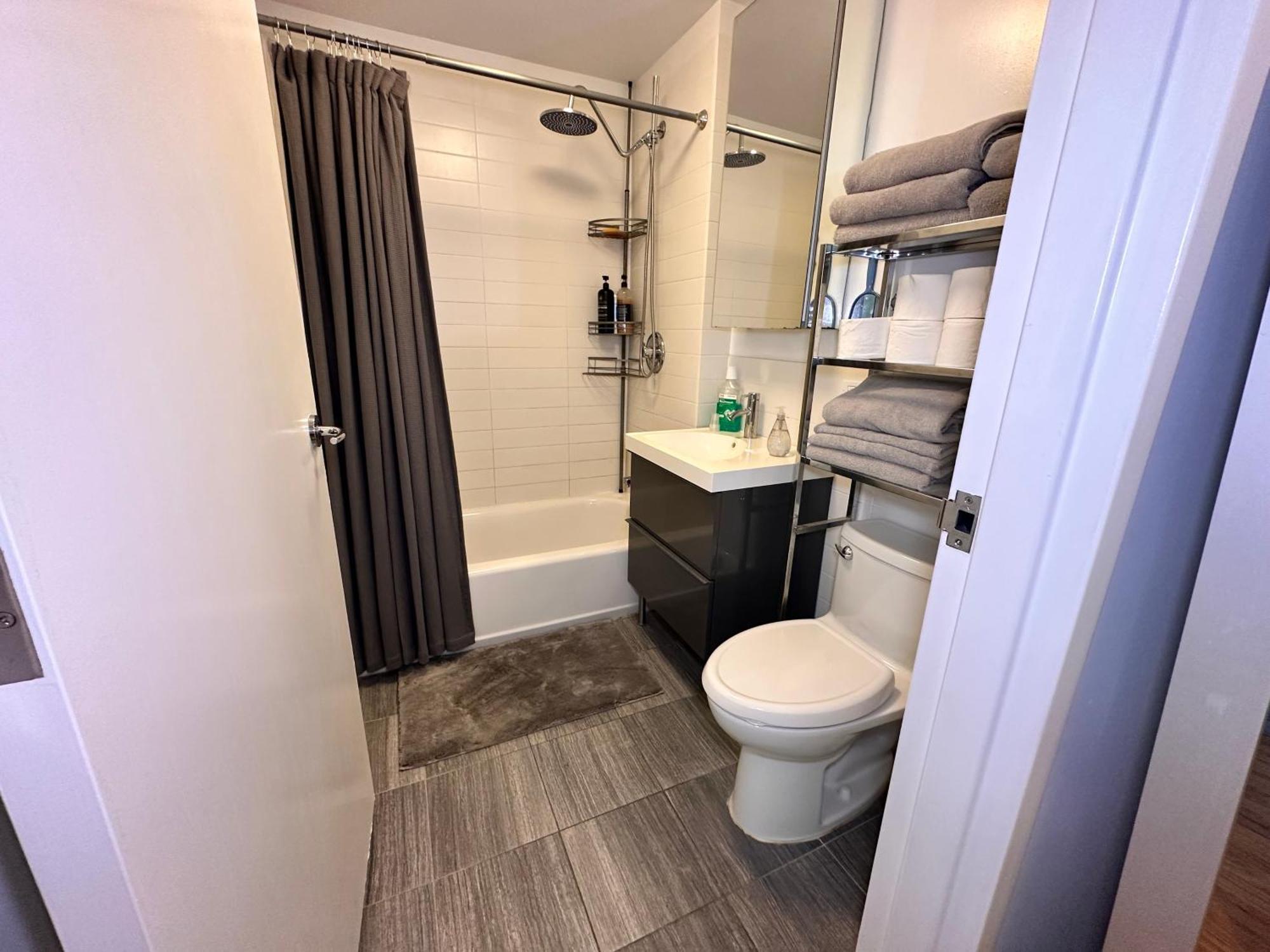 Modern Studio With Private Bathroom And Kitchen