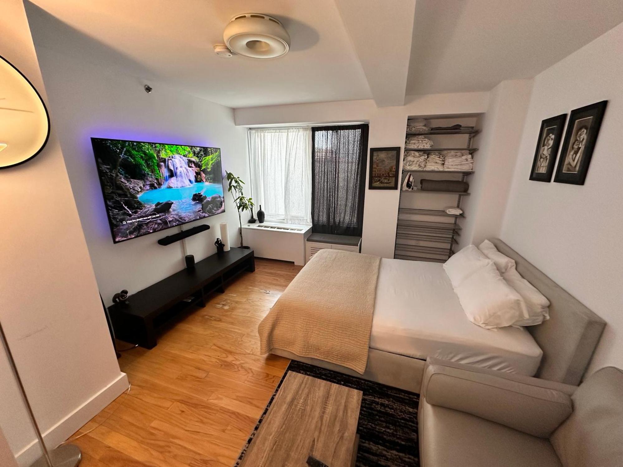Apartment Modern Studio With Private Bathroom And Kitchen *