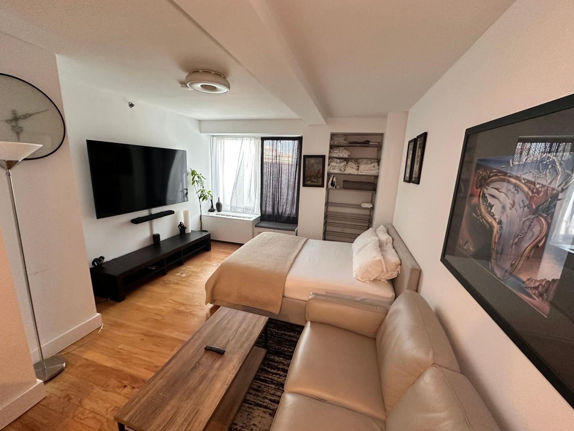 Modern Studio With Private Bathroom And Kitchen * New York
