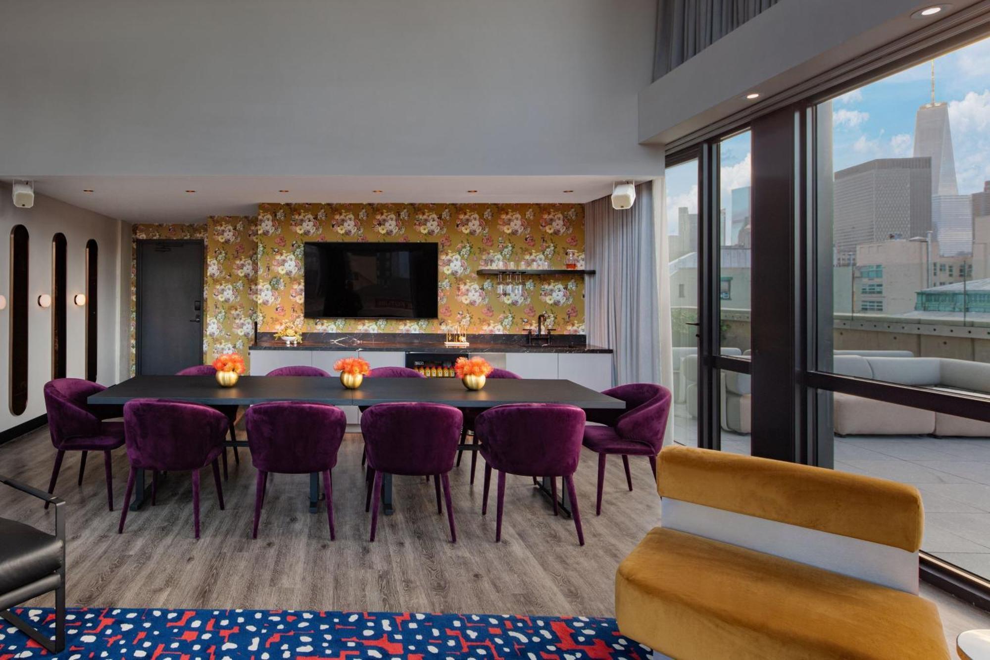 Moxy Nyc Lower East Side Hotel