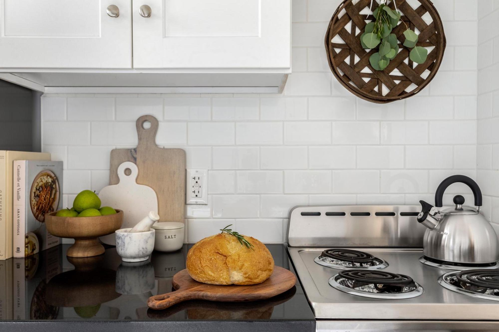 Bright Designer In Historic Harlem, 20 Minutes From Times Square!