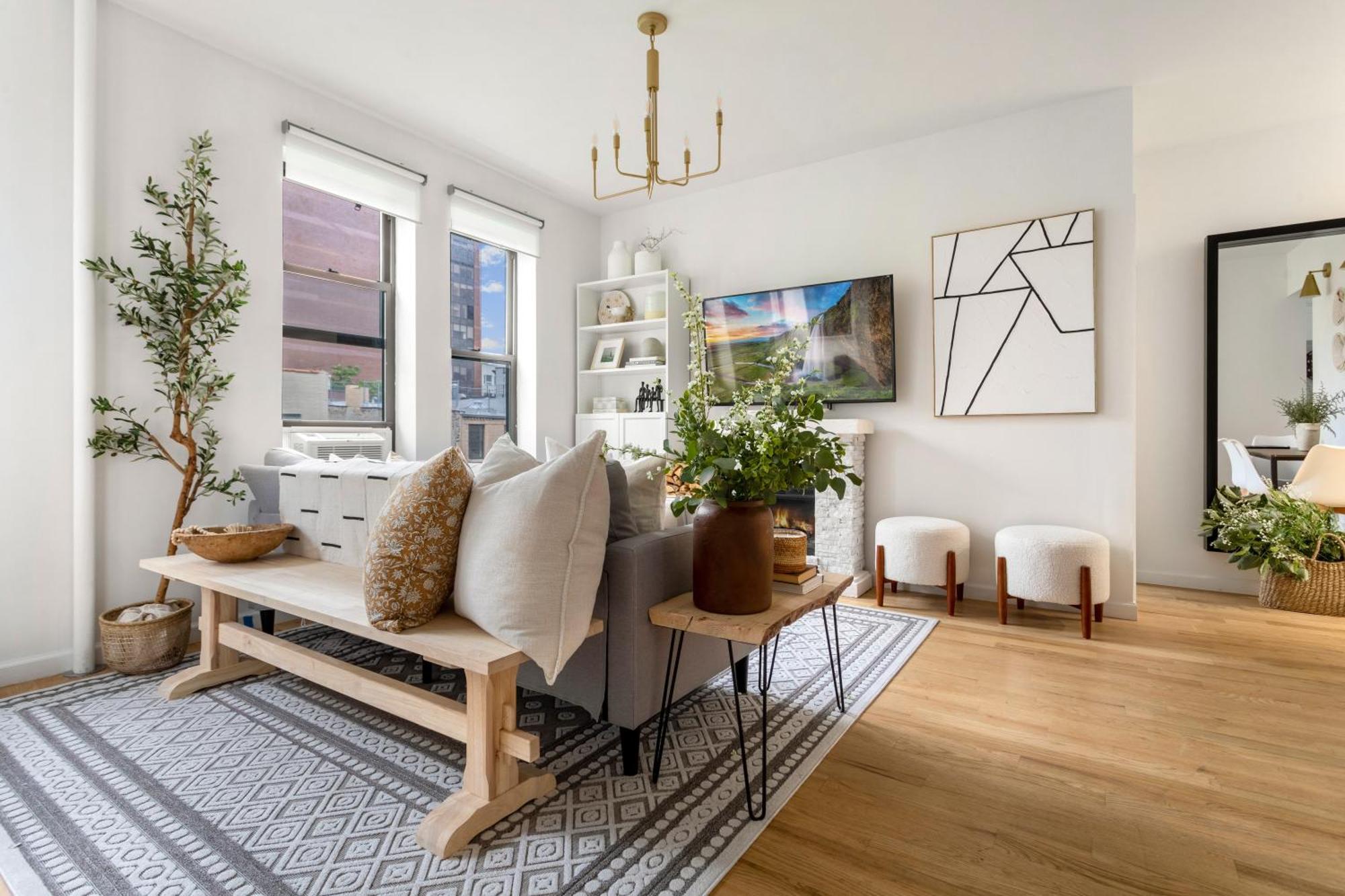 Bright Designer In Historic Harlem, 20 Minutes From Times Square! Apartment
