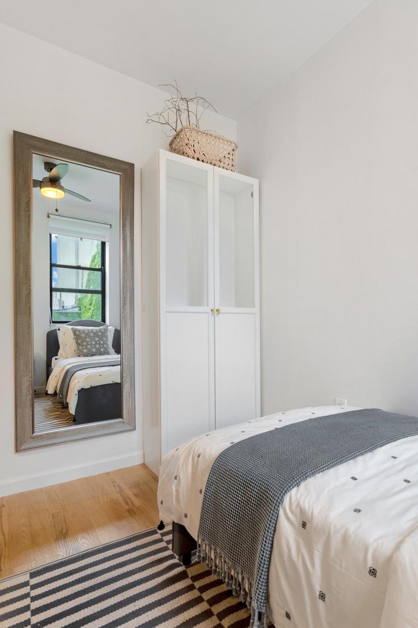 Apartment Bright Designer In Historic Harlem, 20 Minutes From Times Square! New York
