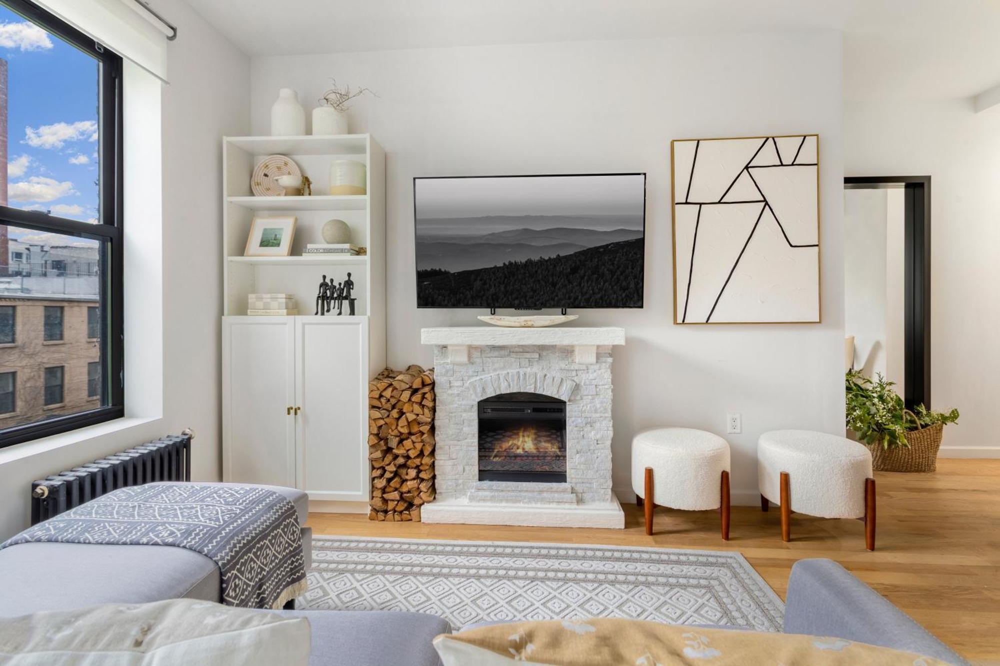 Bright Designer In Historic Harlem, 20 Minutes From Times Square! New York
