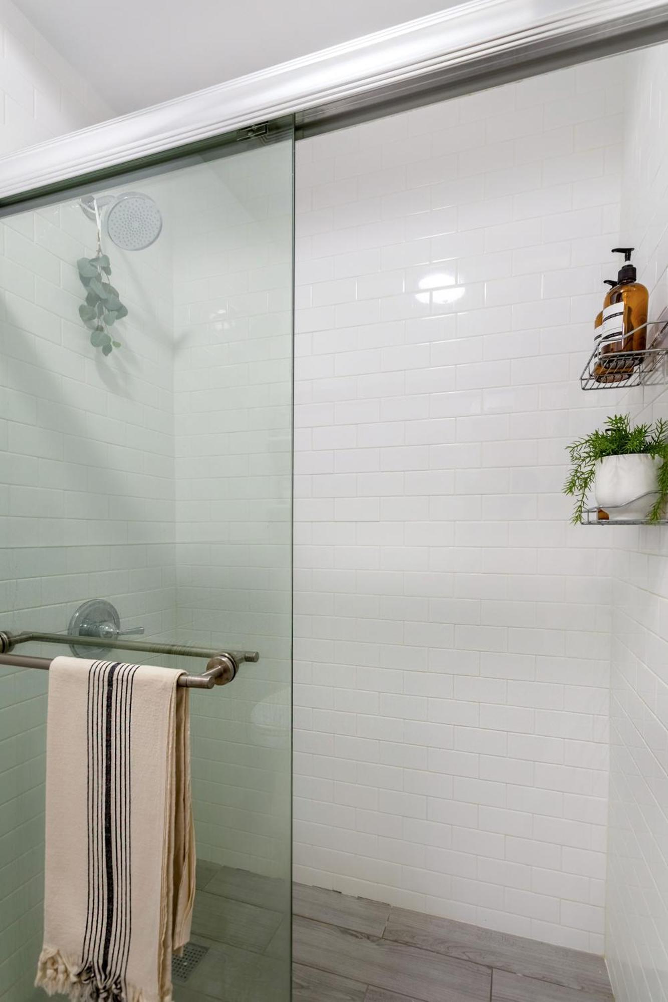 Bright Designer In Historic Harlem, 20 Minutes From Times Square! *