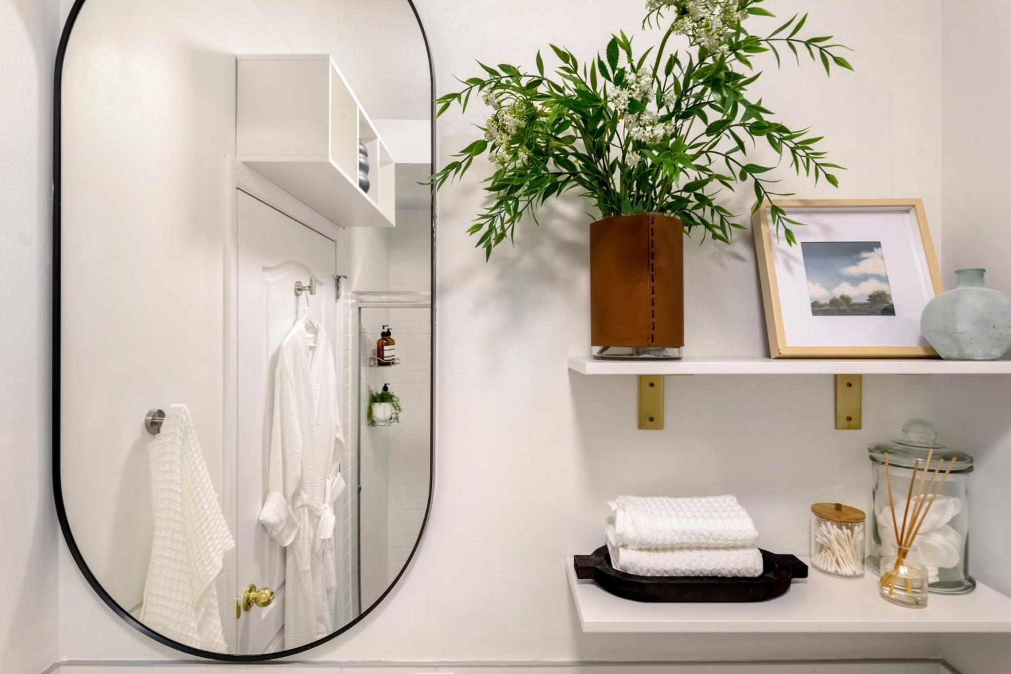 Bright Designer In Historic Harlem, 20 Minutes From Times Square!