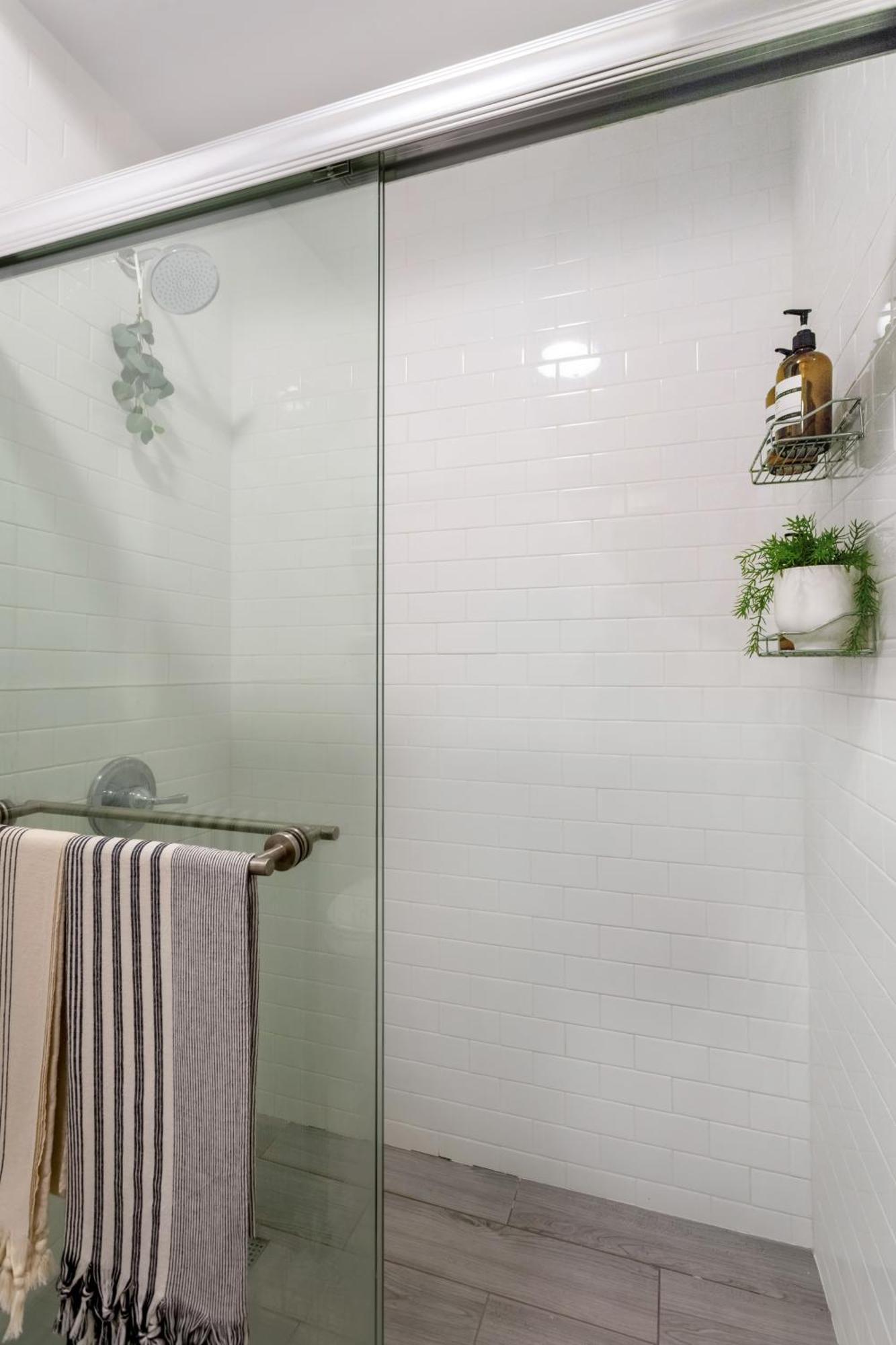 Bright Designer In Historic Harlem, 20 Minutes From Times Square! New York