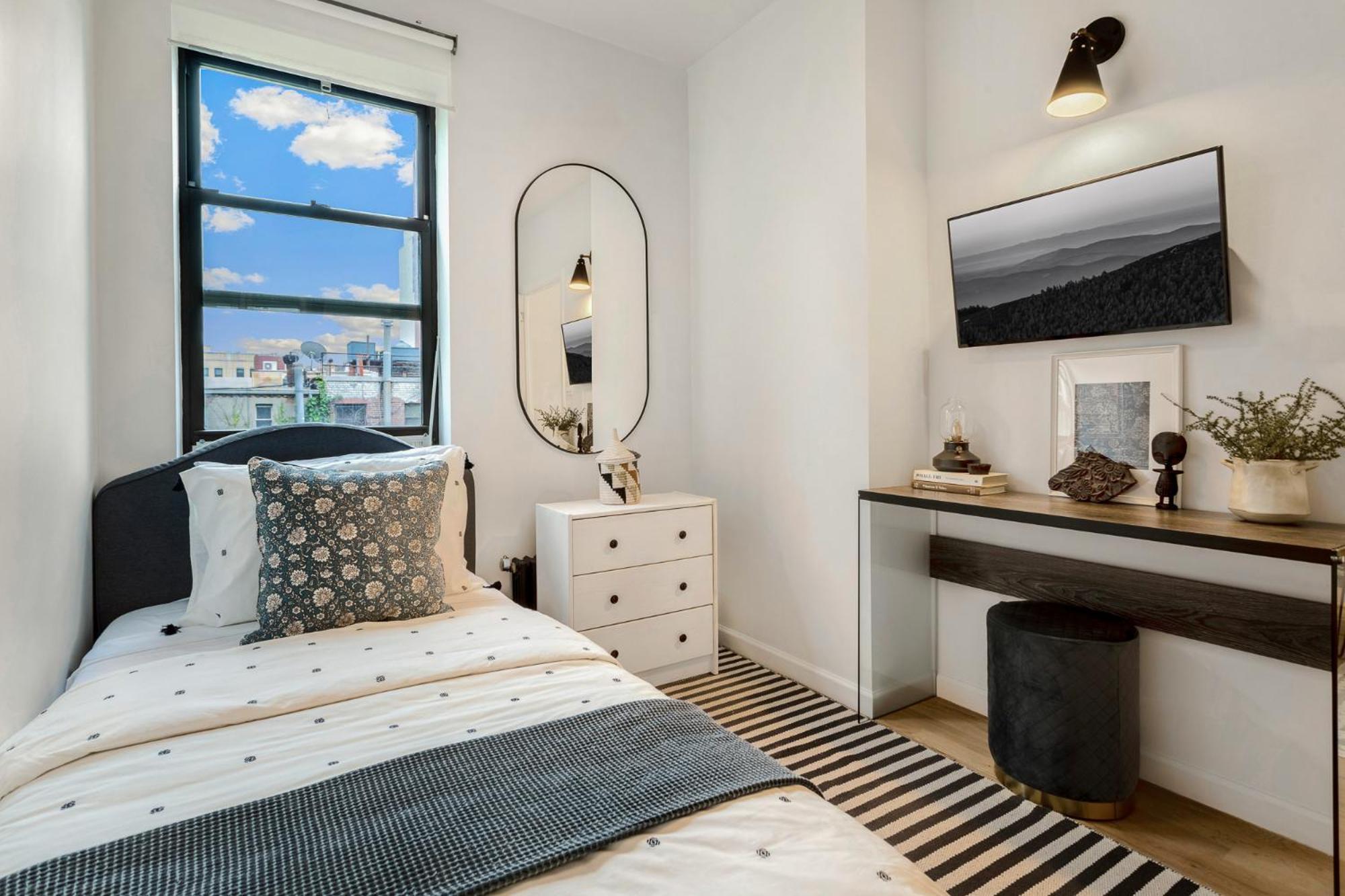 Bright Designer In Historic Harlem, 20 Minutes From Times Square! * New York