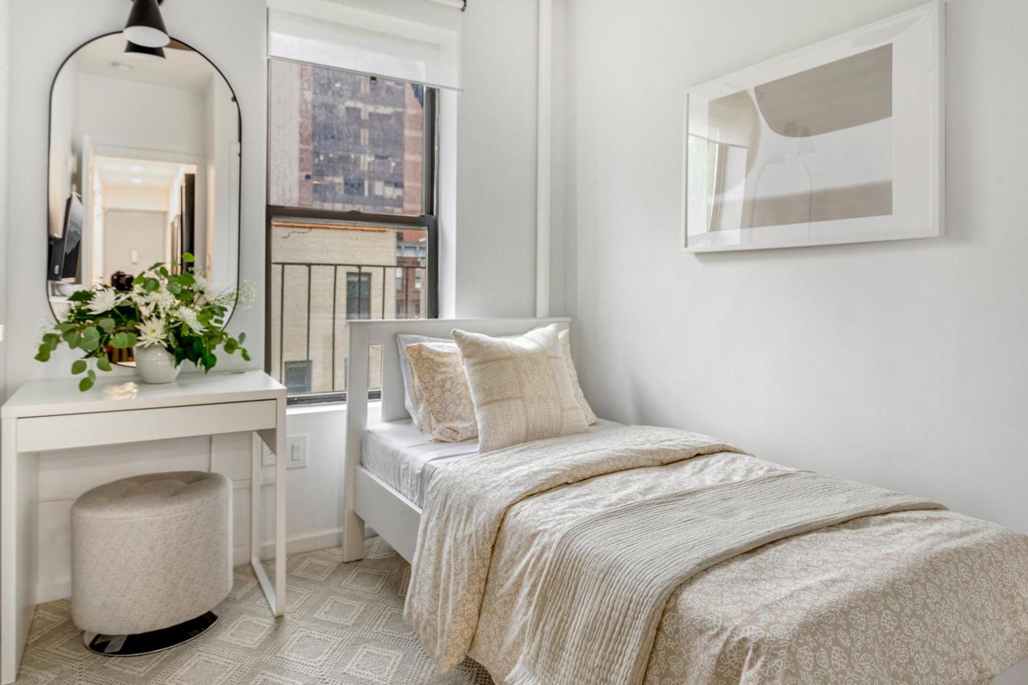 Bright Designer In Historic Harlem, 20 Minutes From Times Square! Apartment New York