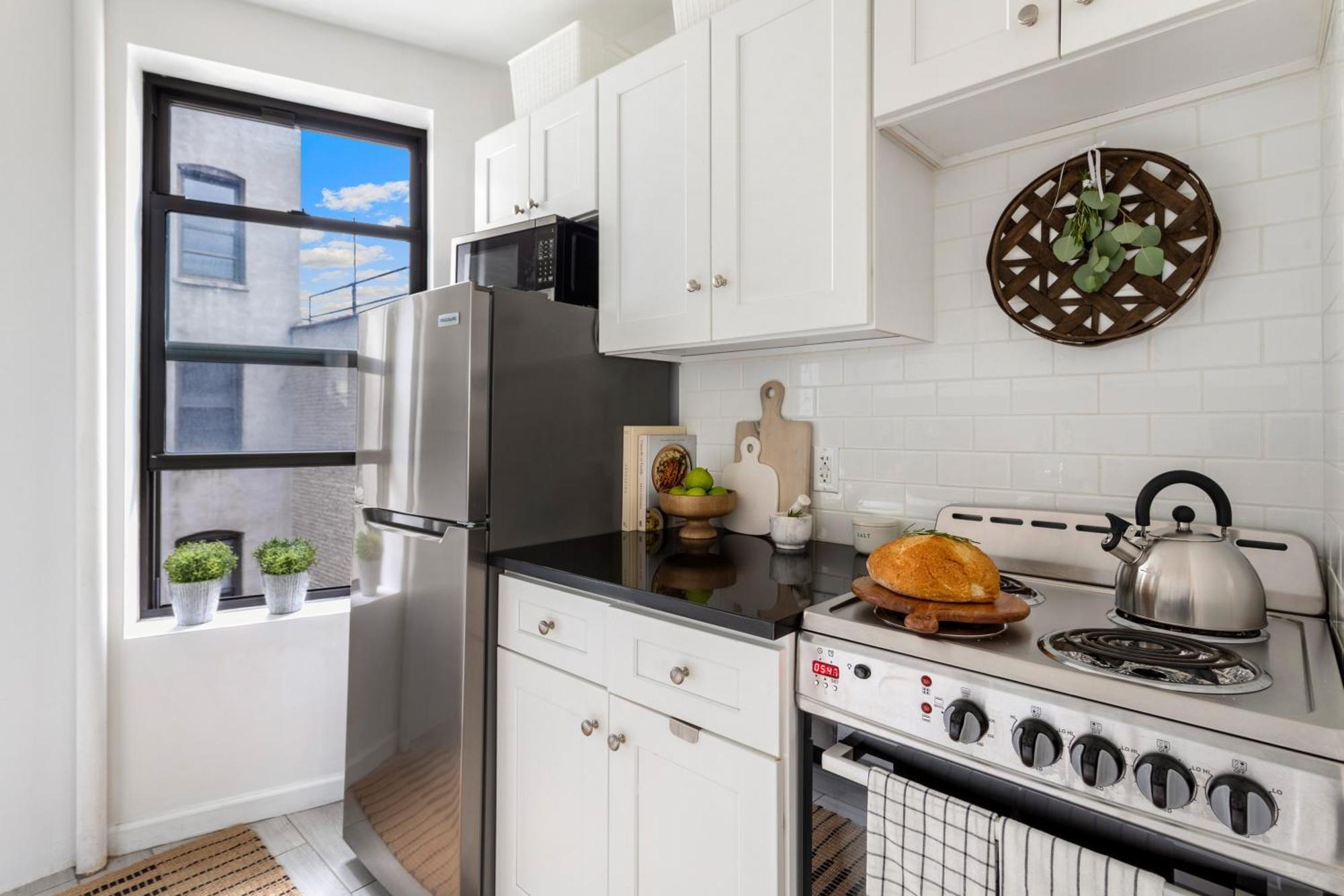 Apartment Bright Designer In Historic Harlem, 20 Minutes From Times Square! New York