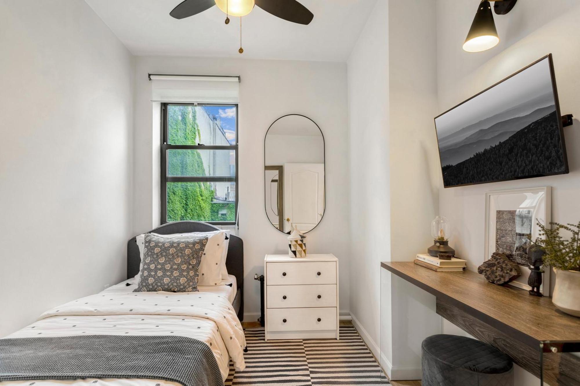 Bright Designer In Historic Harlem, 20 Minutes From Times Square! Apartment