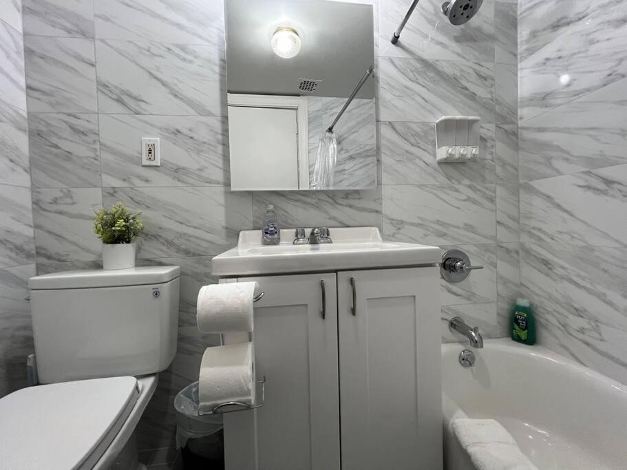 Apartment 2bd 2ba Uws Oasis *