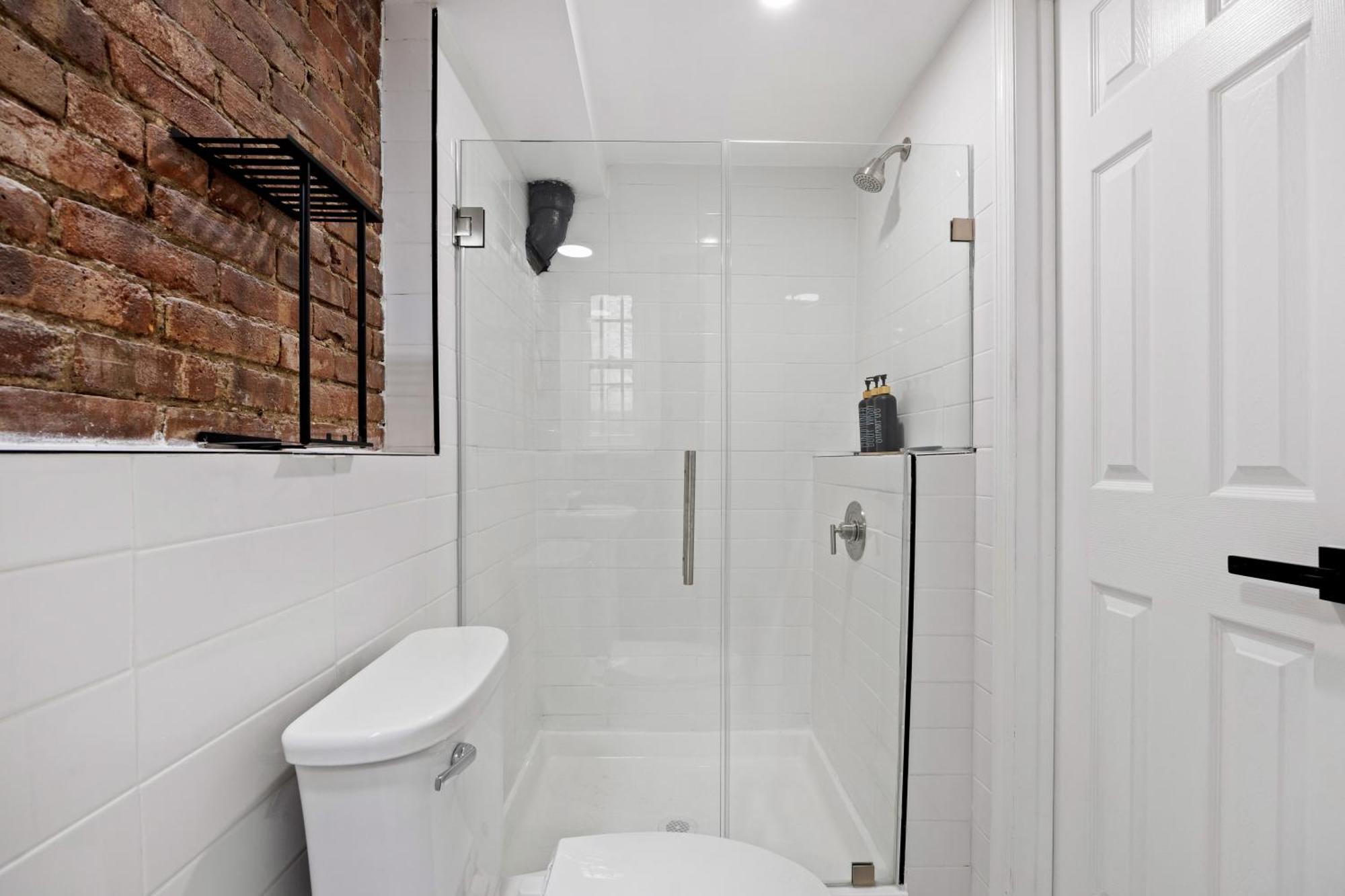 Private Garden Getaway Cozy And Chic Near Subway At 
