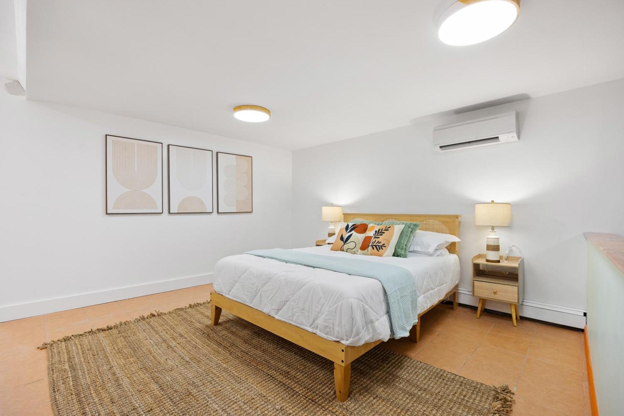 Private Garden Getaway Cozy And Chic Near Subway At 