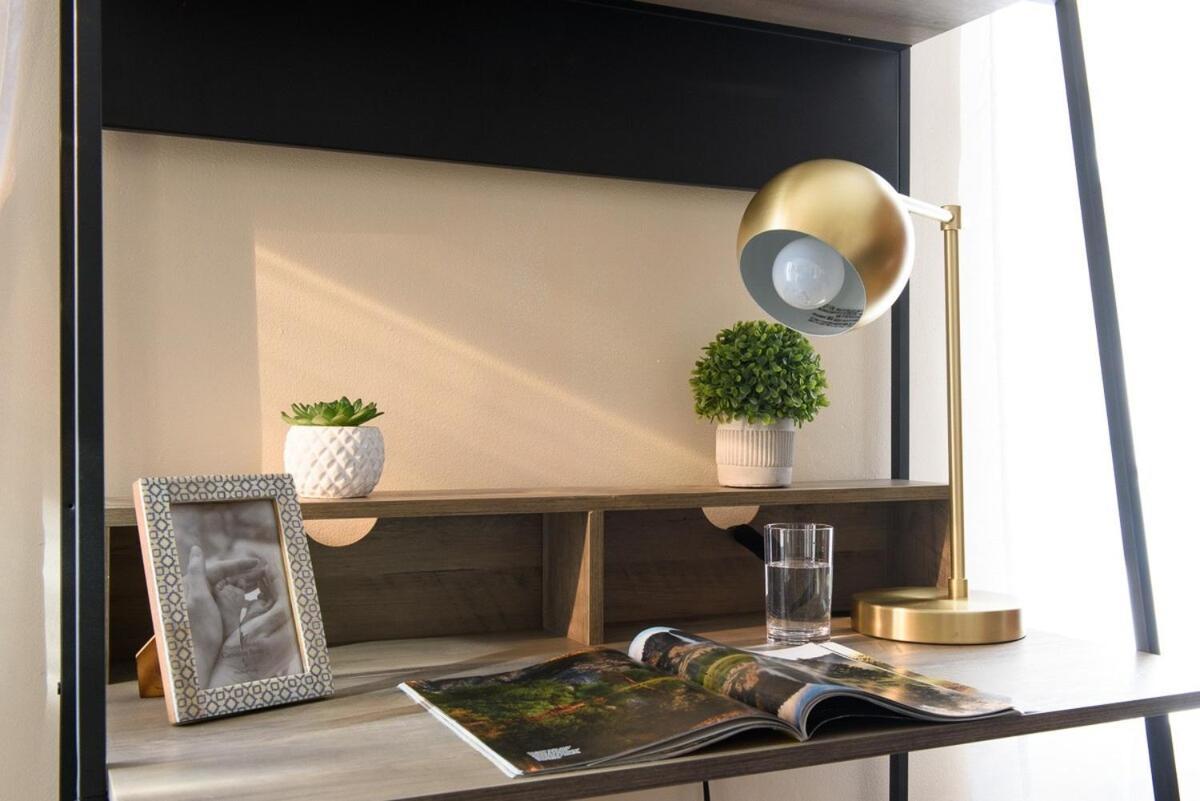 428-4r Prime Midtown Large 2 Bedroom Newly Furnished Apartment New York