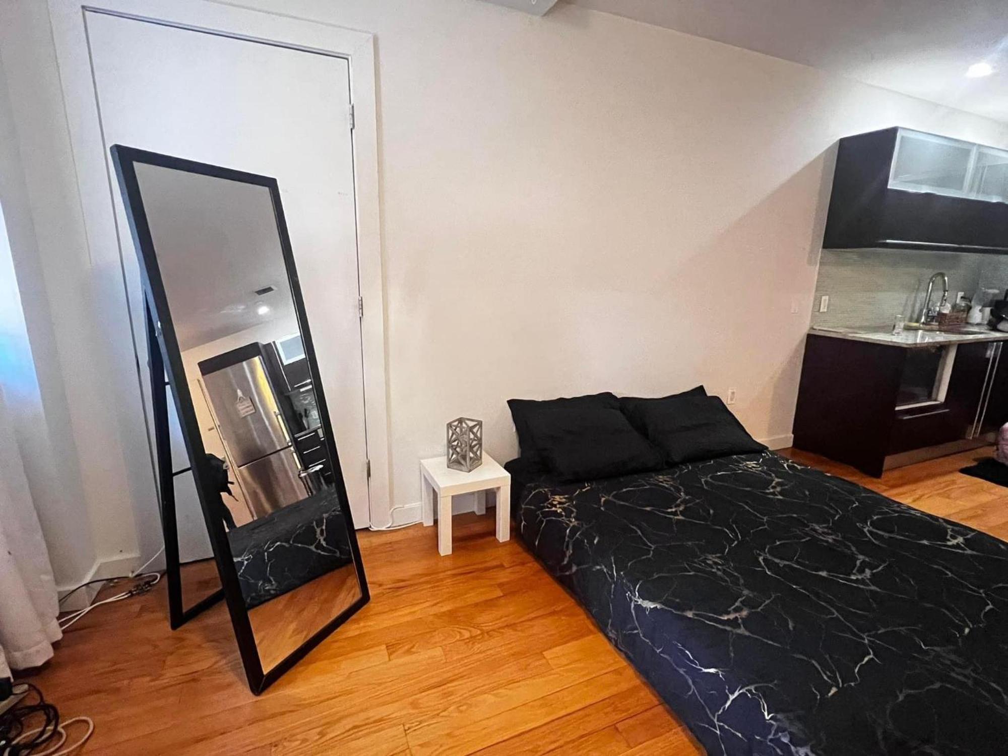 Williamburg Beautiful Ground Floor Apartment New York
