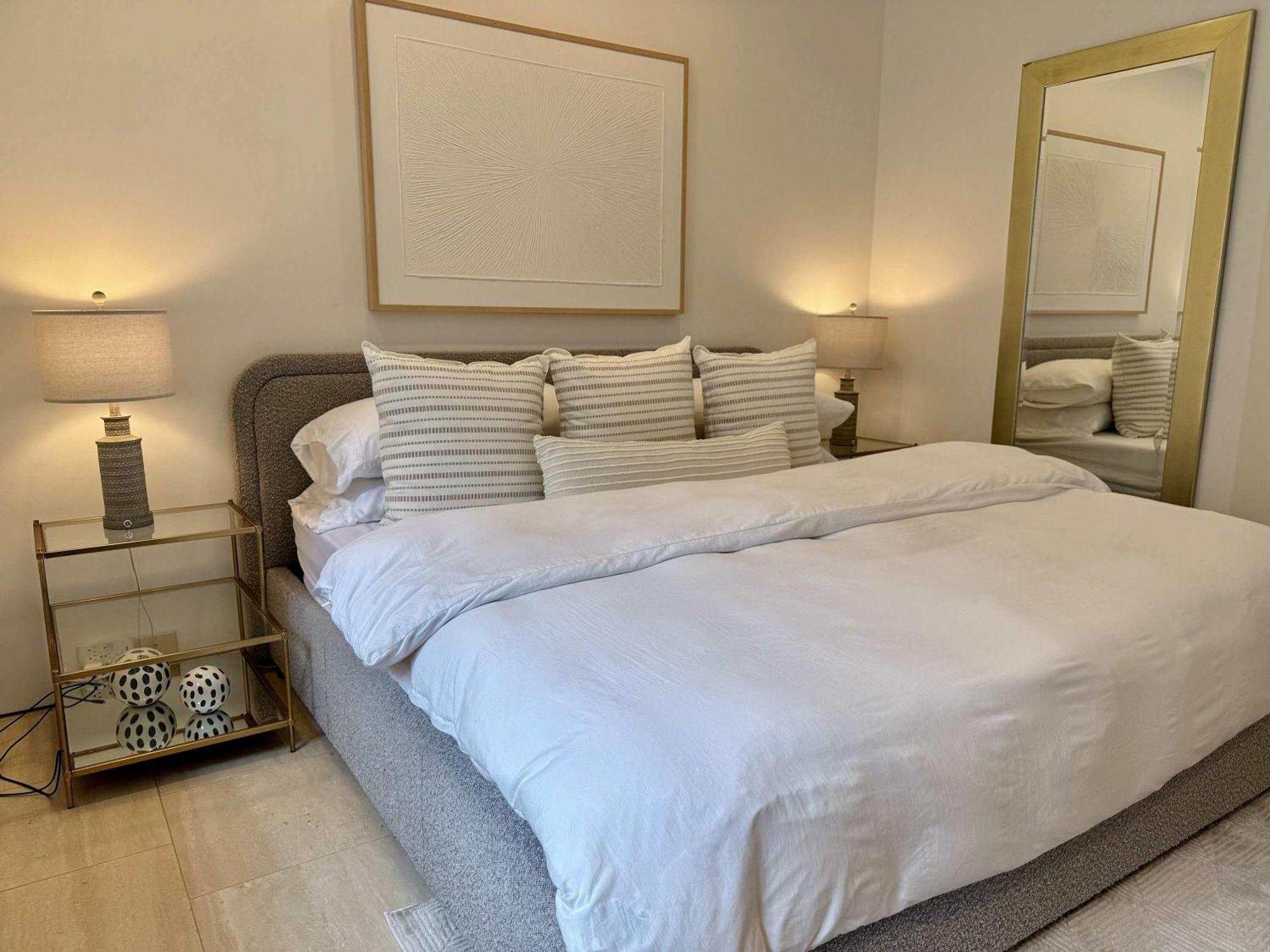 Private Beautiful Townhome W Zen Garden * New York