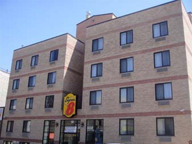 Hotel Super 8 By Wyndham Brooklyn / Park Slope