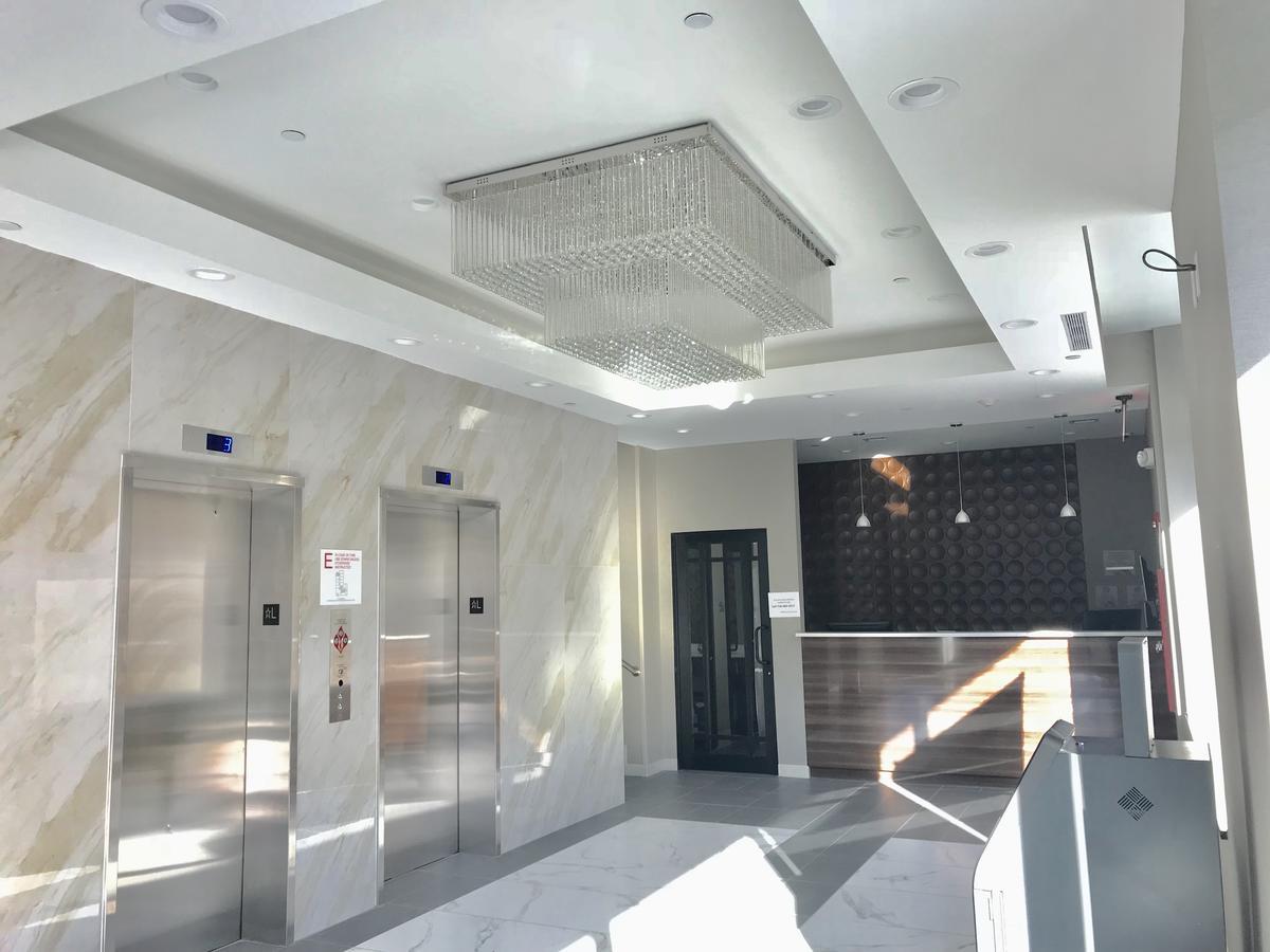 Wingate By Wyndham Jamaica Ny/ Airtrain Jfk Hotel