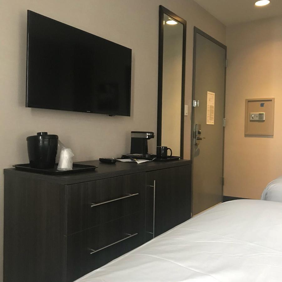 Wingate By Wyndham Jamaica Ny/ Airtrain Jfk Hotel 3*