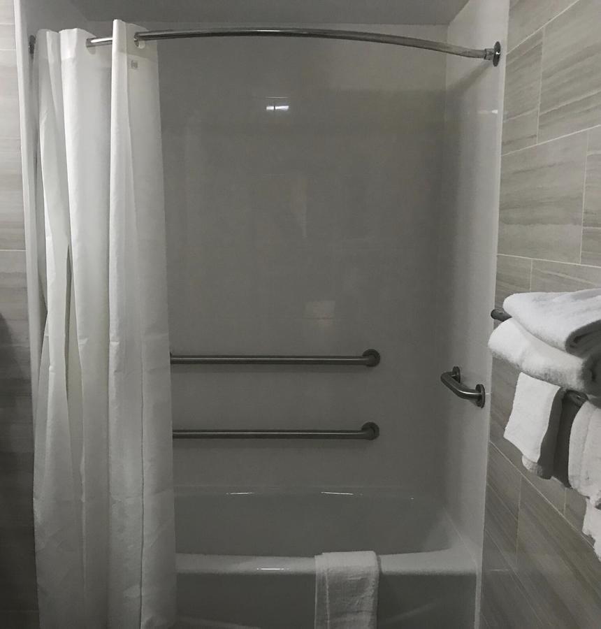 Hotel Wingate By Wyndham Jamaica Ny/ Airtrain Jfk 3*