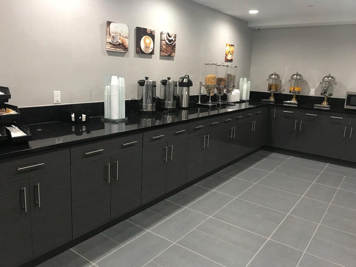 Wingate By Wyndham Jamaica Ny/ Airtrain Jfk 3*