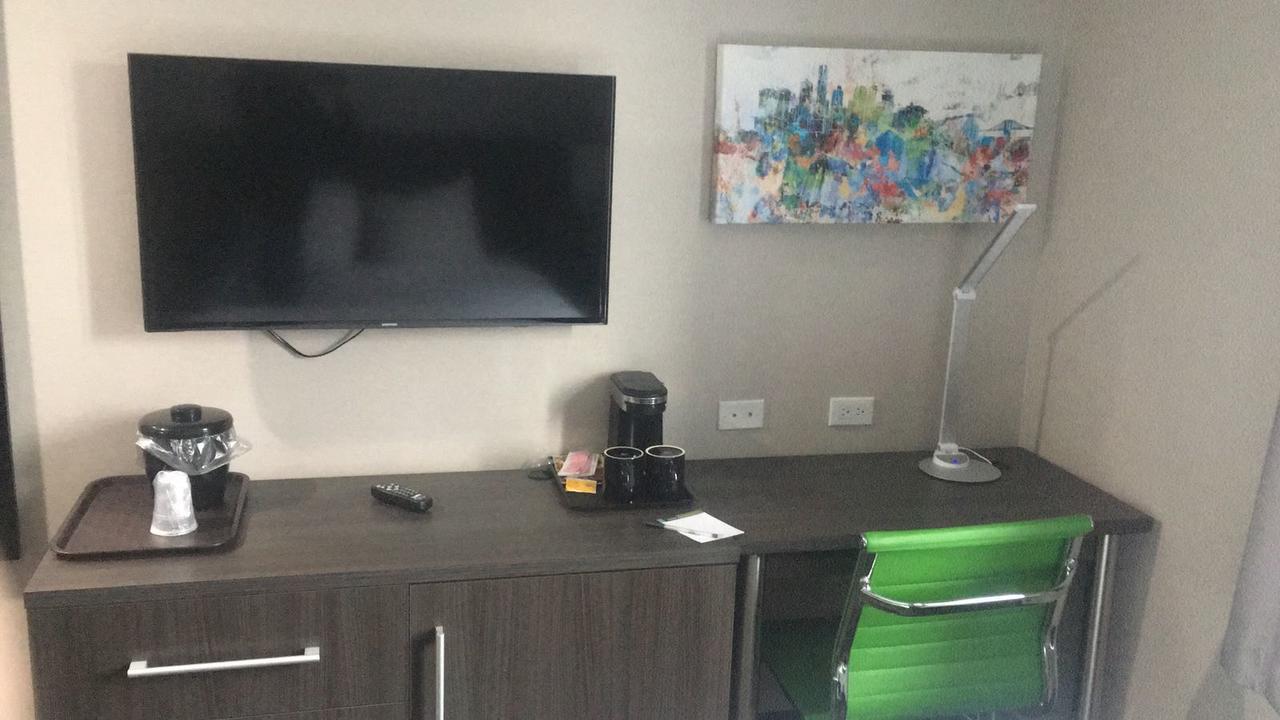 Wingate By Wyndham Jamaica Ny/ Airtrain Jfk 3*