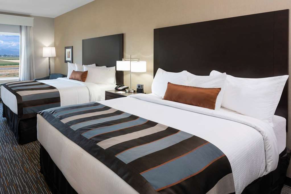 Wingate By Wyndham Jamaica Ny/ Airtrain Jfk